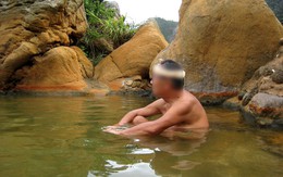 Cục phó bỏ làm đi... tắm nude bị thanh tra "bắt tại trận"