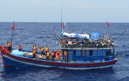 ​7 ngư dân trên tàu cá Thanh Hóa rơi xuống biển mất tích