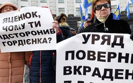 Hàng trăm người biểu tình đòi thủ tướng Ukraine tạm thời từ chức