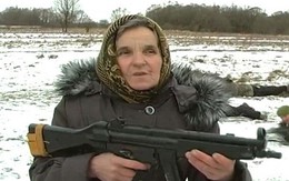 Huyền thoại Liên Xô chỉ trích Ukraine xua người già ra trận