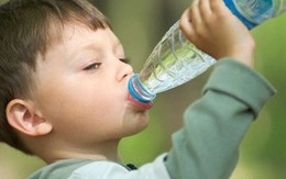 Sai lầm khi uống nước khiến bạn "tự hại mình" nghiêm trọng