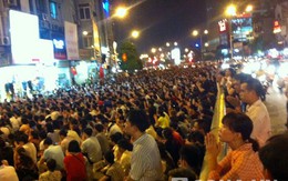 Ức phát khóc dịch vụ "chặt chém" tại lễ Vu lan ở Hà Nội