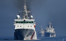 ẢNH: Cảnh sát biển Trung Quốc, Nga tập trận bao vây tàu vận tải