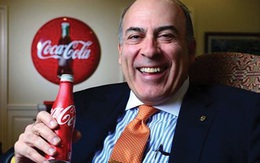 Nhà đầu tư giận dữ, CEO Coca-Cola bị cắt gần nửa lương