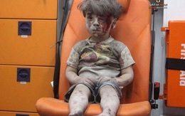 Thêm một em bé Syria khiến cả thế giới chết lặng