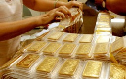 Tỷ giá ngân hàng giảm mạnh, dầu thô sát mốc 35 USD