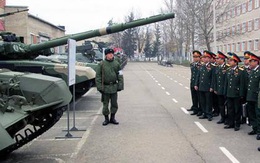 Giáo viên xe tăng Nga: Chúng tôi chẳng còn gì để dạy các cậu cả!