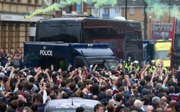 Tìm hiểu "siêu xe bus" giúp M.U an toàn trước cuộc tấn công của CĐV West Ham