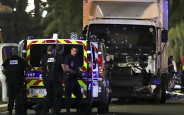 Tìm thấy lựu đạn và súng giả trong xe tải thủ phạm khủng bố Nice