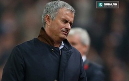 Tối mắt bởi Man United, Mourinho bất ngờ đau đầu vì "kẻ lăng nhăng"