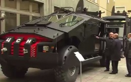 Tổng thống Putin duyệt xe quân sự mới