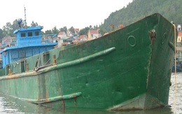 Tàu đổ chất thải ra biển đúng quy trình?