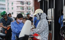 Nghỉ mát, hiếu hỉ tính vào giá điện, xăng: Bất hợp lý