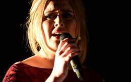 Adele khóc sướt mướt sau sự cố trên sân khấu Grammy