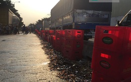 Hàng trăm chai bia Sài Gòn rơi vỡ nát trên Quốc lộ 1