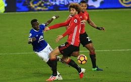 Huyền thoại Man United: Tội cho Mourinho, Fellaini quá "ngu ngốc"