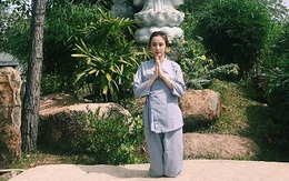 Sao Việt đi lễ chùa: "Người kín đáo, kẻ hớ hênh"
