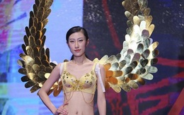 Mẫu bikini bị "ném đá" khi kết hợp kim cổ lố bịch