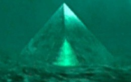 Phát hiện 2 kim tự tháp thủy tinh dưới biển Tam giác quỷ Bermuda