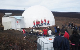 6 tình nguyện viên NASA vừa kết thúc 1 năm trời sinh sống trong hầm khép kín, giả lập môi trường sao Hỏa