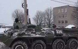 Xe quân sự Nga là "người hùng” trong bão tuyết