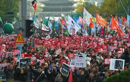 Hàng chục nghìn người Hàn Quốc biểu tình phản đối Tổng thống