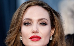 Angelina Jolie ngoại tình với đại gia giàu có trước khi ly hôn với Brad Pitt?