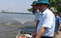 Chủ tịch Chung ở trạm chỉ huy dã chiến chỉ đạo xử lý cá chết