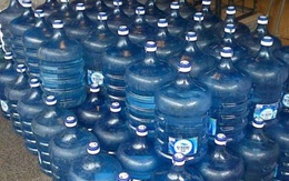 Sản xuất nước uống đóng chai từ nước giếng, chủ cơ sở đối mặt mức phạt 5 năm tù giam