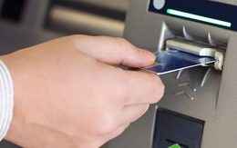 Ngân hàng không được đặt hạn mức rút tiền ATM dưới 5 triệu đồng
