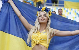 Những nhan sắc xinh như hoa hậu trên khán đài Euro 2016