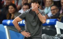 CLIP: Joachim Loew thất hứa, tiếp tục trò "mất vệ sinh"