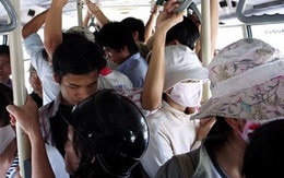 Phát hiện 2 vụ sàm sỡ hành khách đi xe buýt ở Hà Nội