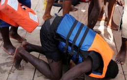 Italia: Hơn 200 thi thể được tìm thấy trên một con tàu ở Địa Trung Hải