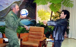 Diego Maradona thương tiếc "người cha thứ hai" Fidel Castro