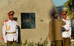 Hình ảnh ngôi mộ rất giản dị của Lãnh tụ Cuba Fidel Castro