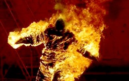 Nghi vấn nam thanh niên tự sát bằng xăng trong khu dân cư