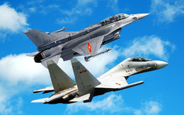 F-16C/D Block 52 Plus và Su-30MK2 - Tiêm kích nào mạnh hơn?