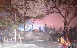 Cháy lớn khu nhà tạm trong đêm giá rét