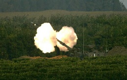 Israel tấn công Syria sau vụ bắn rocket vào cao nguyên Golan