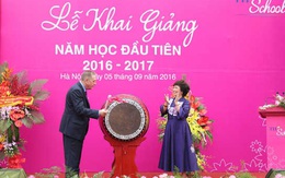 Giáo sư Ngô Bảo Châu dạy tiết học đầu tiên của trường TH School