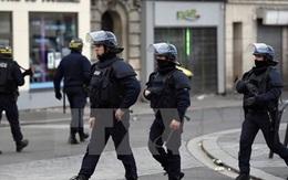 Pháp sơ tán 6 trường học ở Paris do bị đe dọa đánh bom