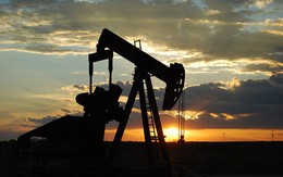 Nga hoang mang khi đồng rúp, dầu mỏ cùng rớt giá