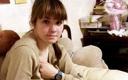 Nữ sinh Nga lấy đồ lót chứng minh mình không theo IS