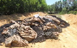 Đang lấy mẫu phân tích 100 tấn chất thải của Formosa chôn trong trang trại GĐ môi trường