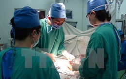 Hà Nội: Tạm đình chỉ bác sỹ khiến bệnh nhân suýt phải cưa chân