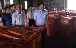 Bí thư Thăng vừa thị sát xong, người dân quanh bãi rác Đông Thạnh được khám sức khỏe miễn phí