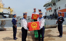 Tàu hải quân đưa phiếu cử tri từ Biển Đông về bờ an toàn