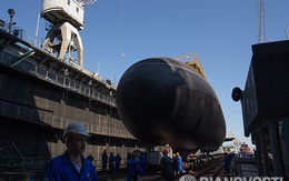 ẢNH + VIDEO: Nga hạ thủy tàu ngầm Kilo thứ 6 cho Hạm đội Biển Đen