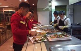 ĐT Việt Nam ăn, tập đúng tiêu chuẩn tuyển thủ Hàn Quốc